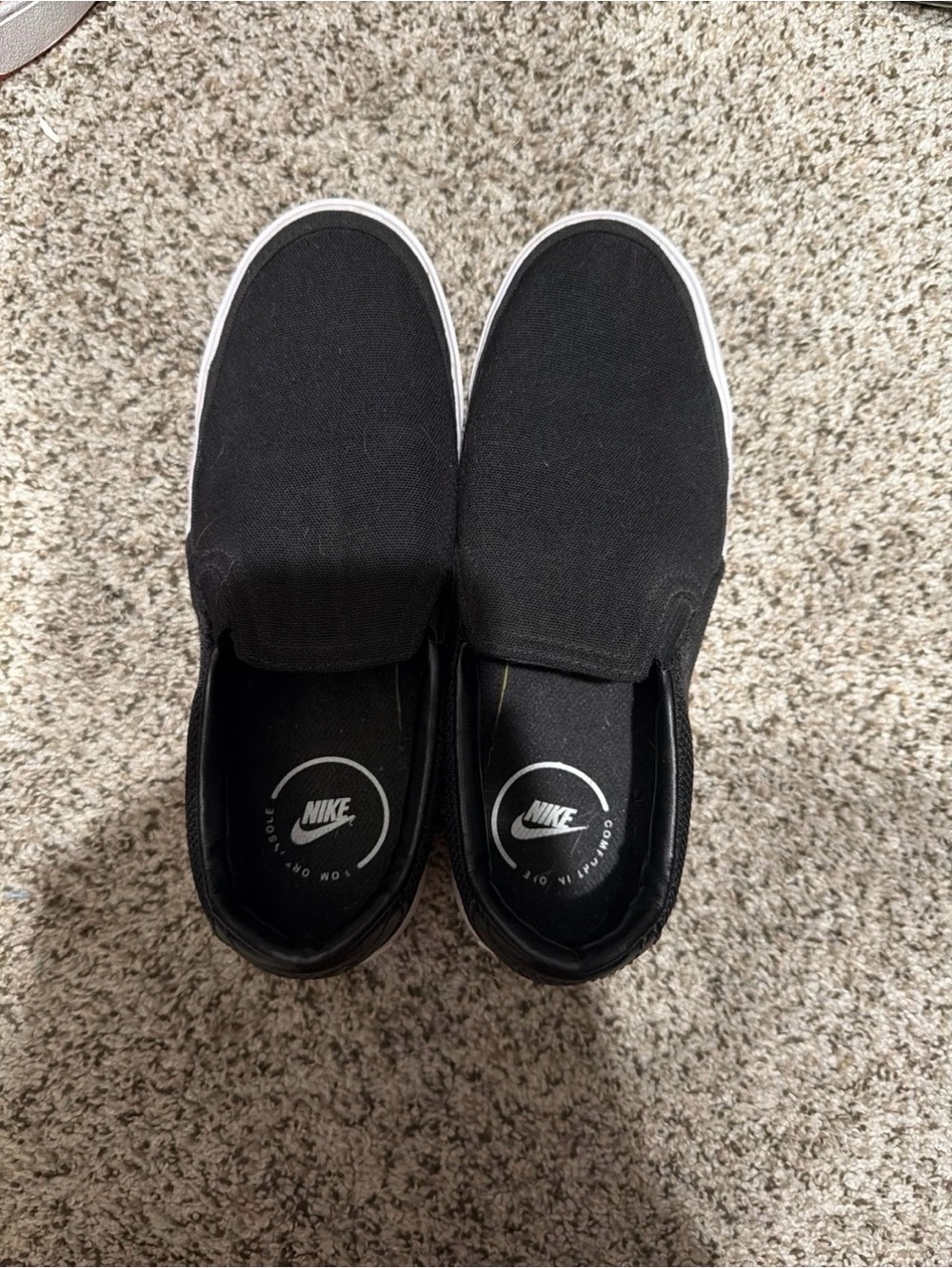 Nike Women Slip-On Canvas Shoes in Black